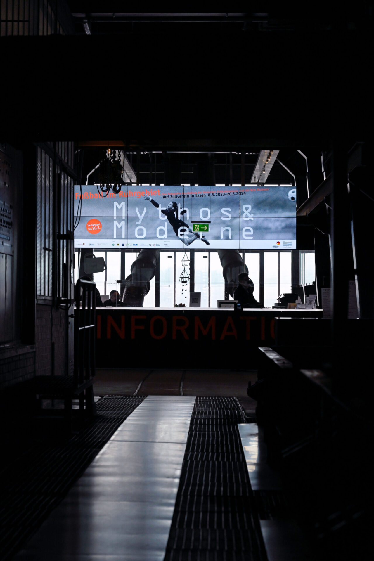 24 k werk rm mythos und moderne infowall 1