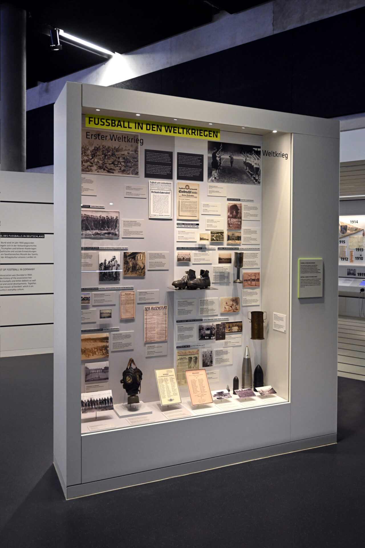 26 k werk dfm kriegsvitrine 02
