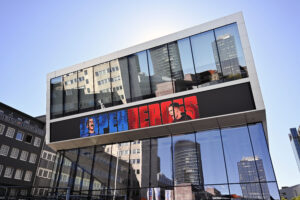 26 k werk dfm superheroes fassade 2