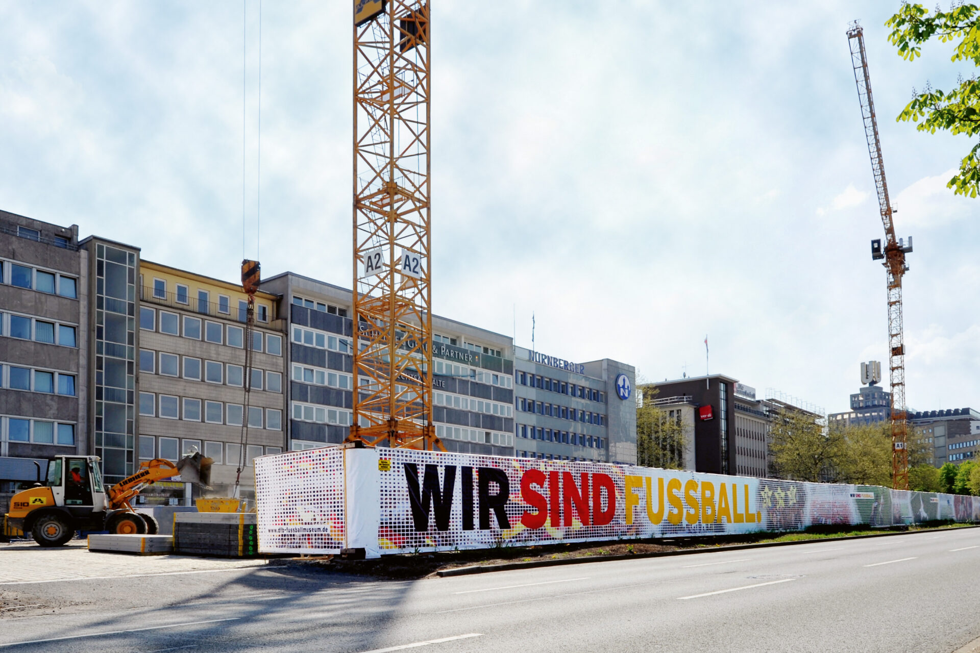 dfm bauzaun 06 05 2013, dortmund