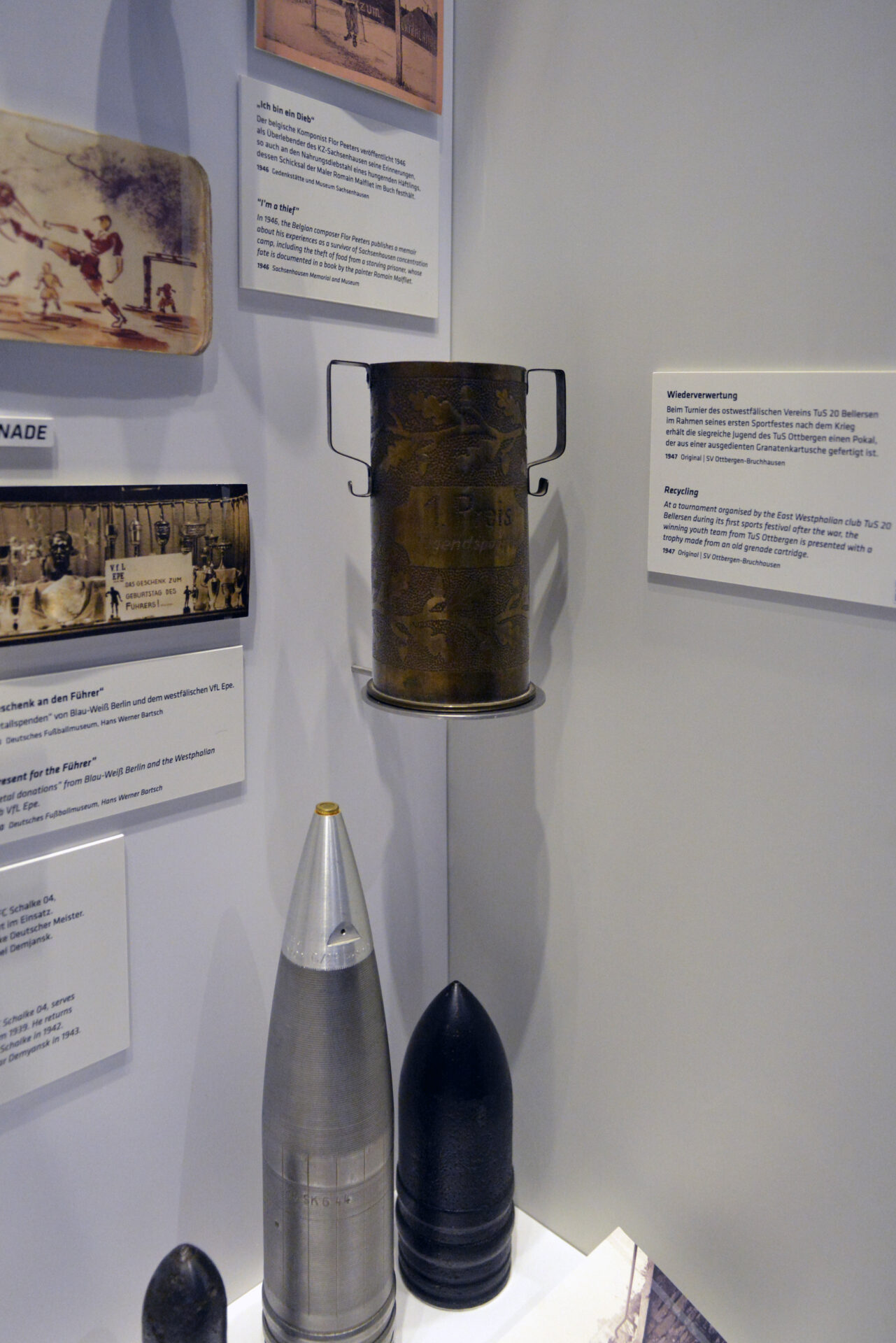 26 k werk dfm kriegsvitrine 04
