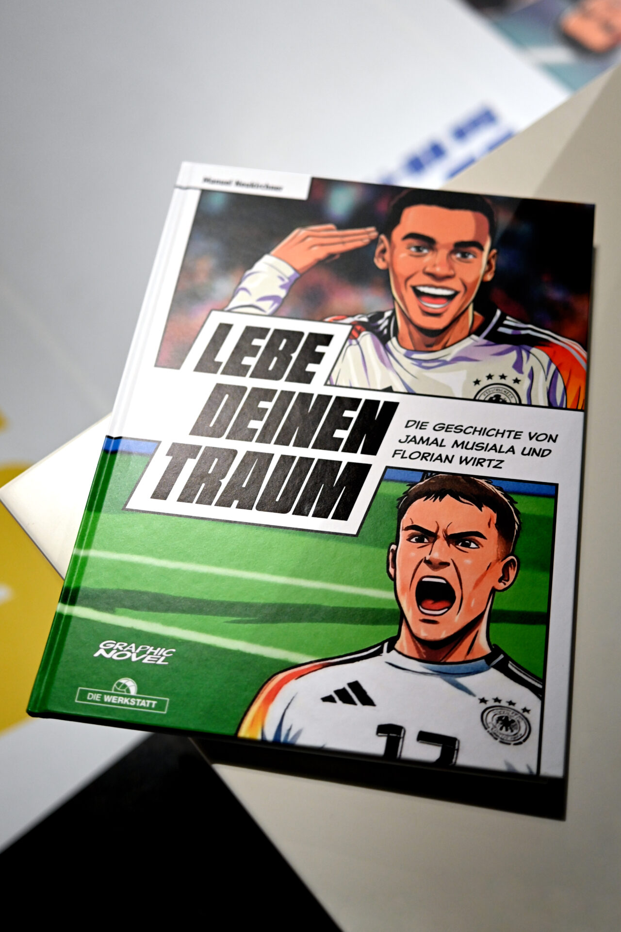 26 k werk dfm superheroes graphic novel 18